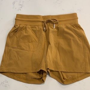 Zyia active shorts